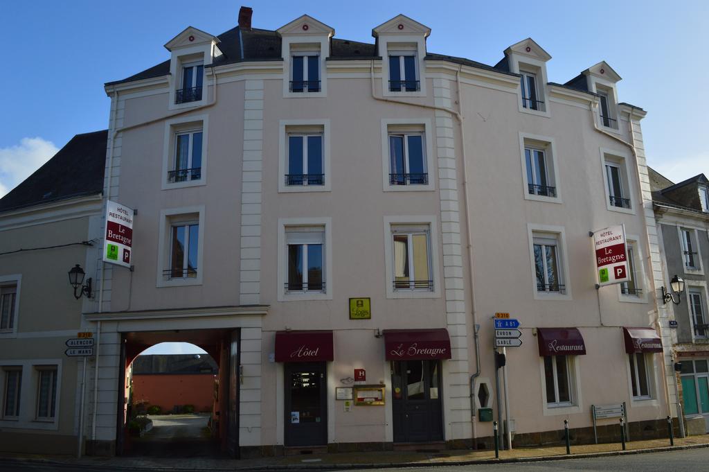 Logis Le Bretagne Hotel Sille-le-Guillaume Exterior photo
