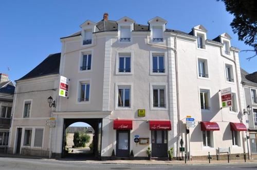 Logis Le Bretagne Hotel Sille-le-Guillaume Exterior photo